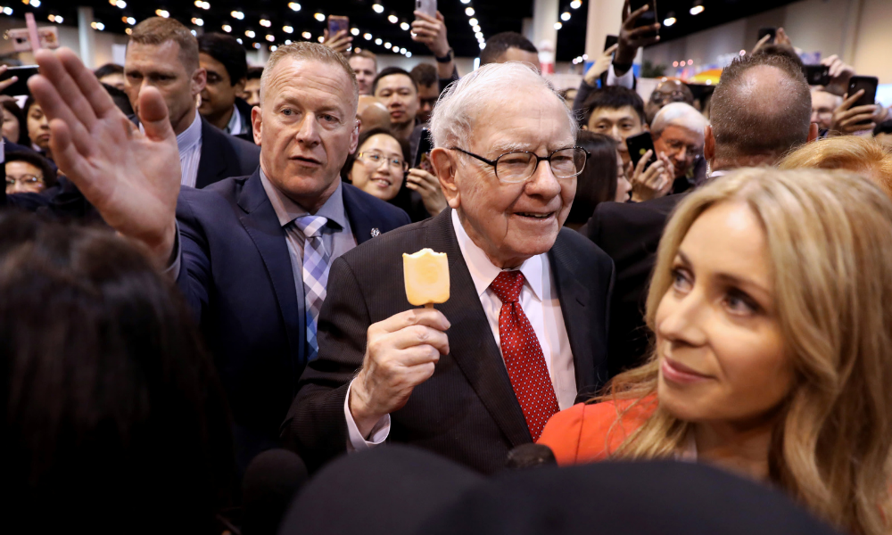 Warren Buffett's Berkshire Hathaway stock price reaches $500,000 for the first time - Financespiders